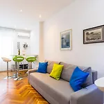 Al 31 Apartment *